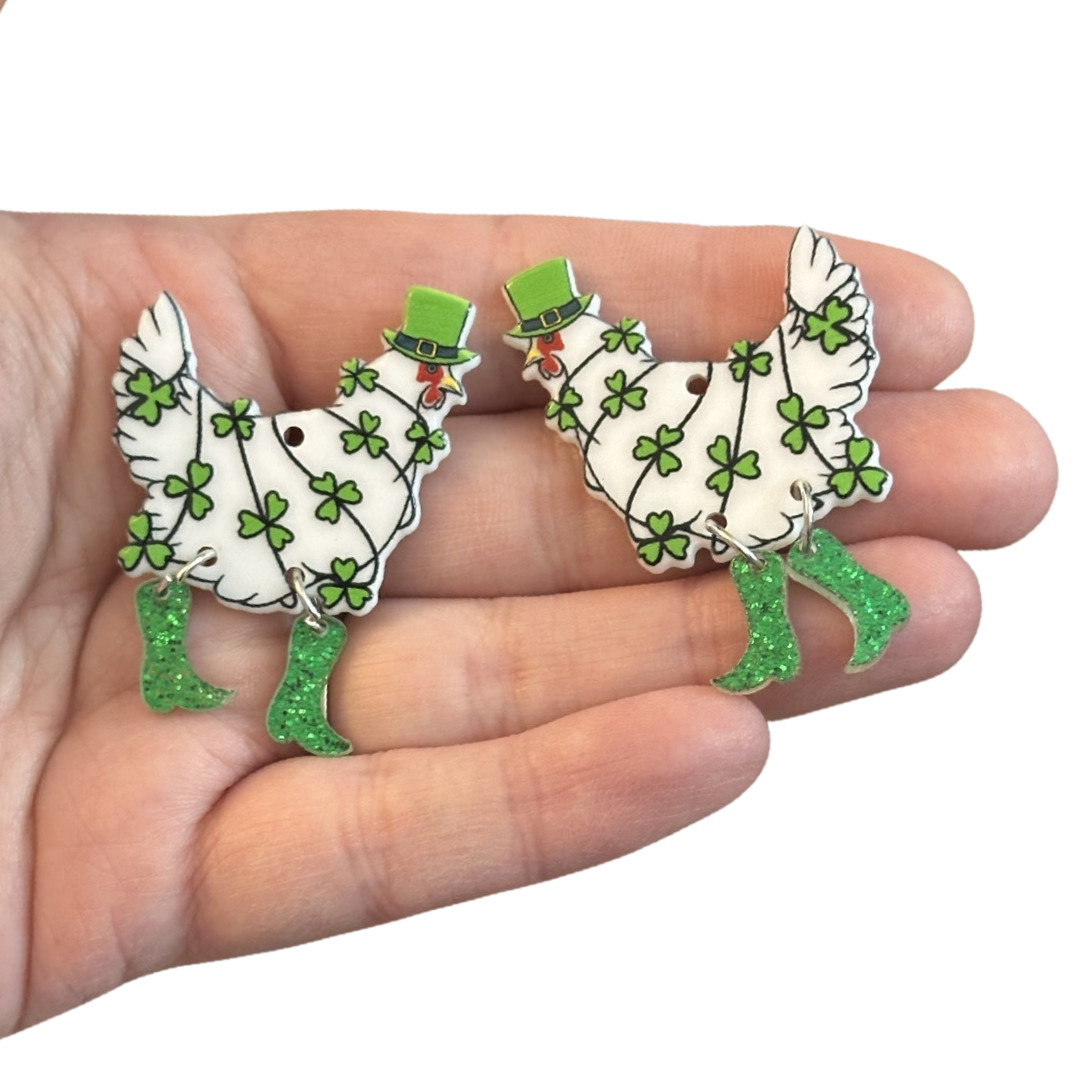 8pcs St. paddy’s chicken in boots charms