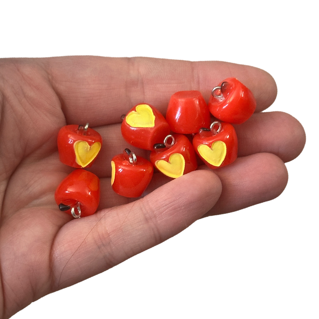 8pcs Apple with heart charms