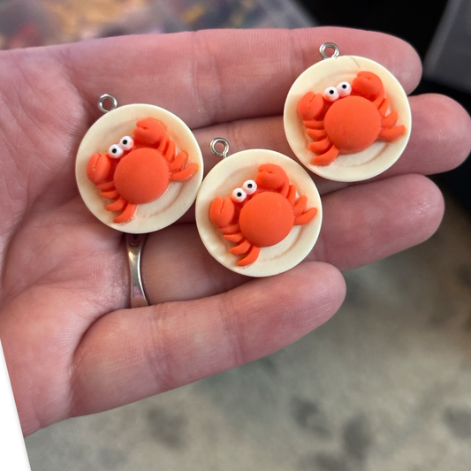 3pcs Crab on plate charms