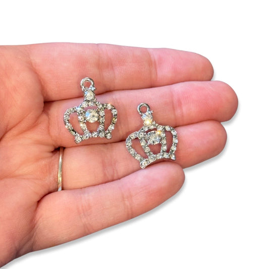 2pcs Glitzy king queen crown charms