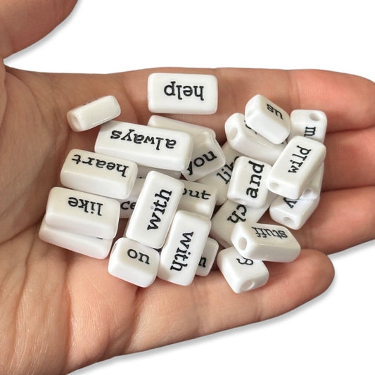 20pcs Random word beads black and white